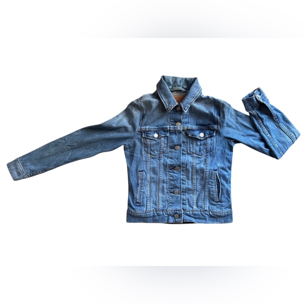 Levi’s Women’s‎ XS Denim Trucker Jacket Blue Stretch Jean Coat Measurements